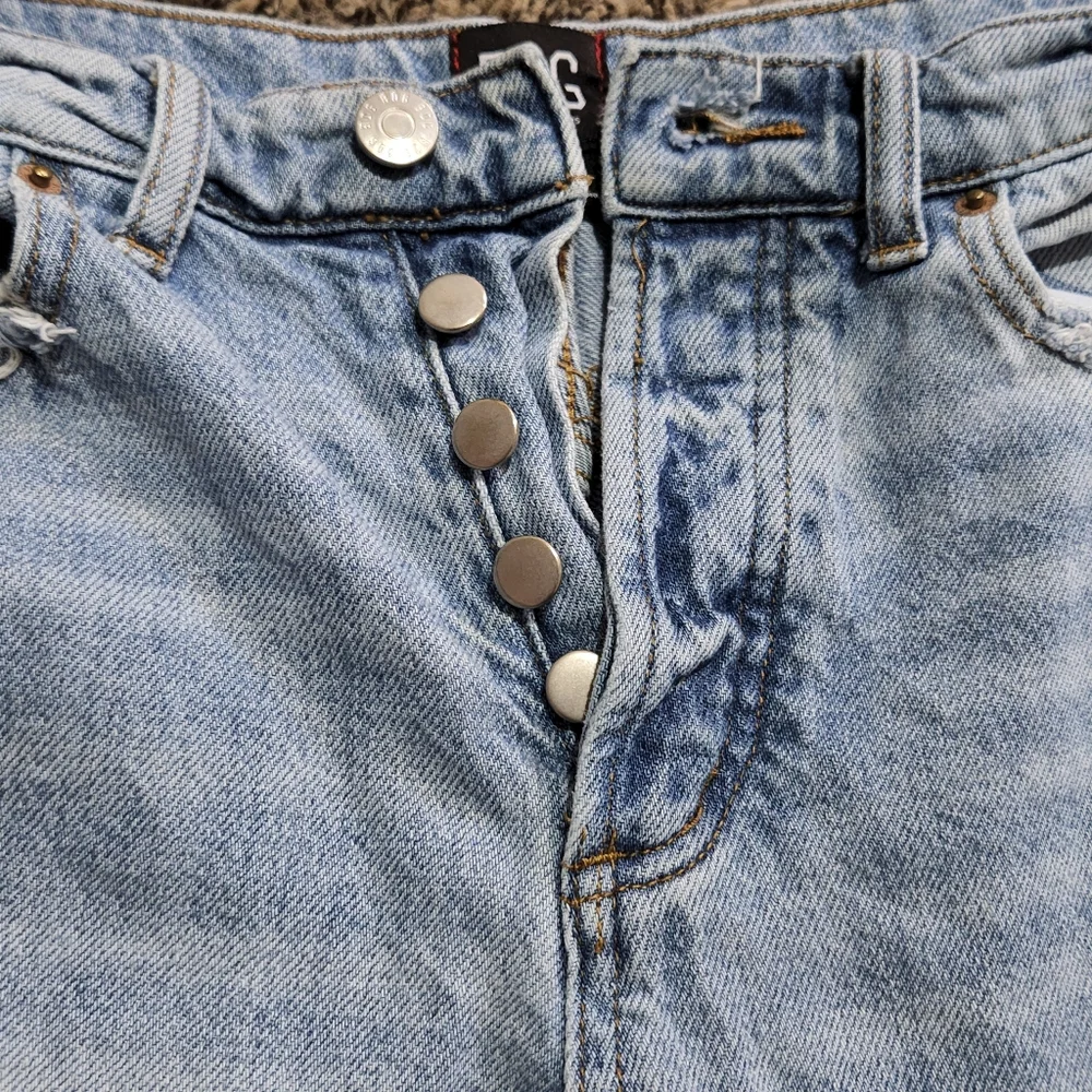 Urban Outfitters BDG Distressed Frayed Hem Denim Size 26 - Picture 8 of 10